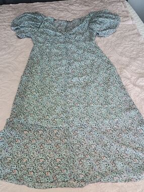 By The River Light Green Floral Puff-Sleeve Maxi Dress